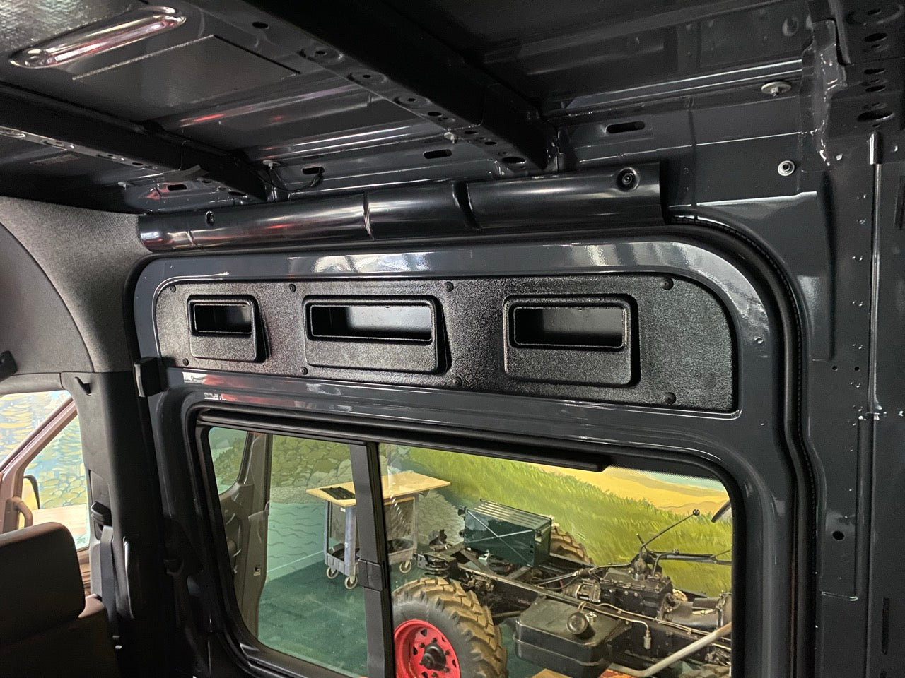 Slider Stash – Sliding Door Pocket for Sprinter 907/906 High Roof